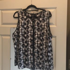 Woman’s Apt 9 sleeveless blouse